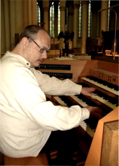 Scotty Böttcher an der Orgel